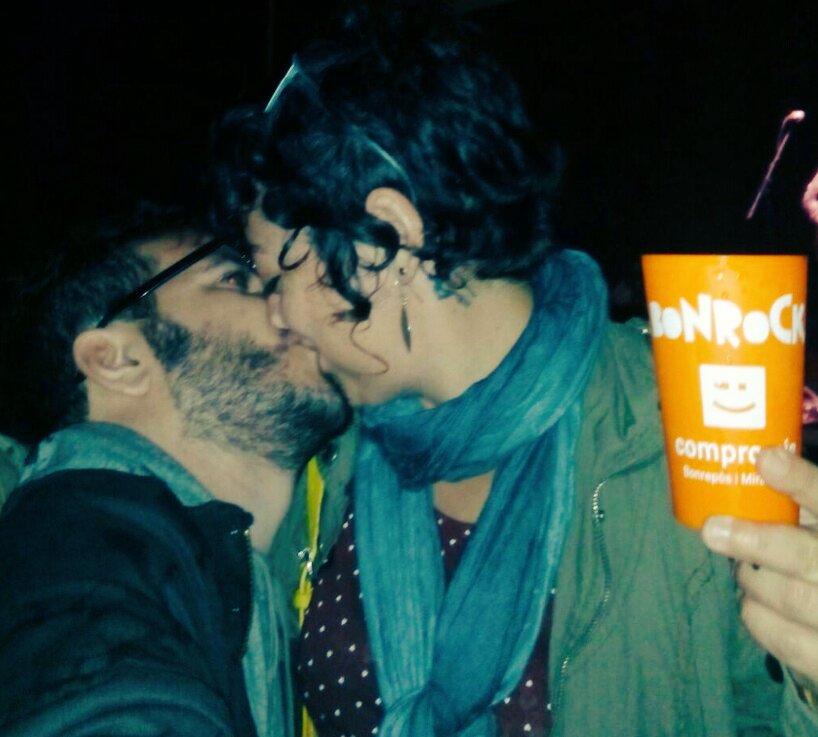trinitronika's tweet photo. Cucú mira a qui he trobat n el #gran concert d #tardor #sènior #wiol #BonRock https://t.co/mWNp6YDE7w