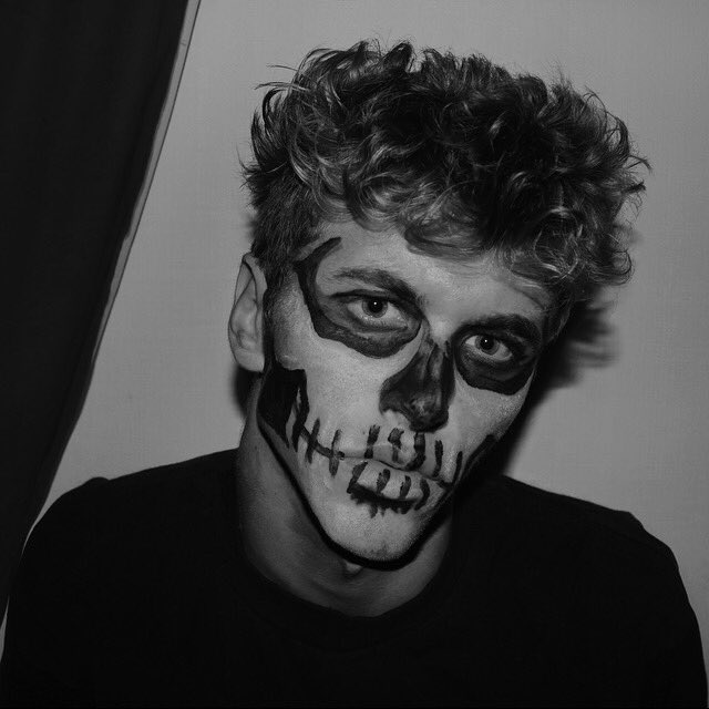 natekgarner's tweet photo. Happy Halloween babes 💀🎃 https://t.co/3EGZs9y4DY