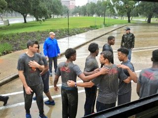 dawsonhoops's tweet photo. While you were staying dry and warm..Eagles were training with Seals! Proud of our guys! #TxTuff #Committed #win2day https://t.co/ENDYmlEVht