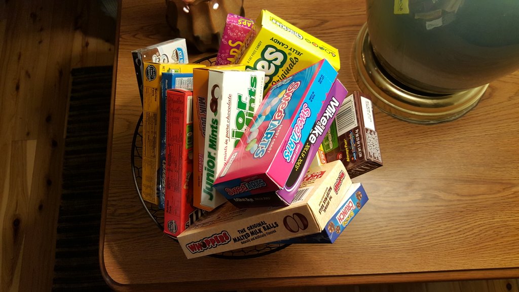 guavabreeze's tweet photo. Why give out movie theatre box candy to trick-or-treaters....because that's how I roll! https://t.co/eGDa1MxB4J