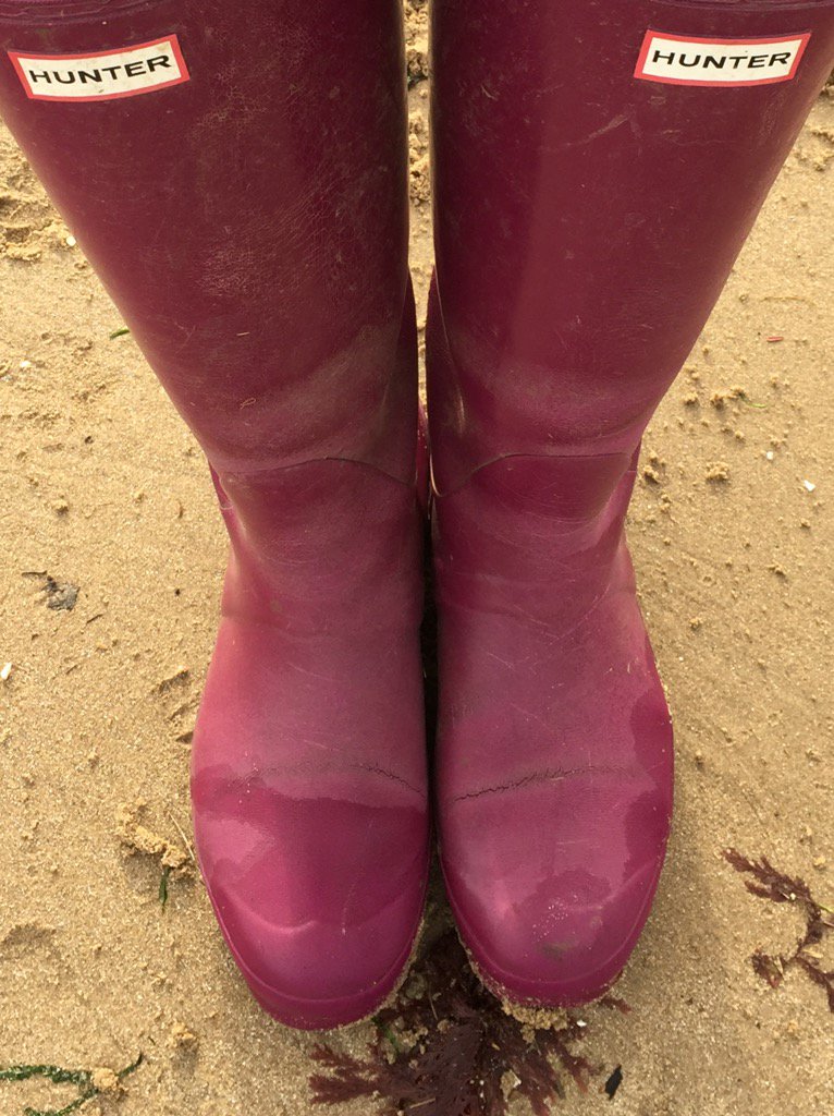 ToriaFord's tweet photo. @HunterBoots sad my boots have given up on me. What do you recommend to stop this happening again? :( https://t.co/nooDXfTeka