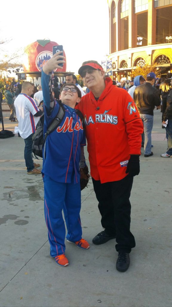 darrenrovell's tweet photo. How Laurence Leavy became @Marlins_Man &amp; how he affords the best seats in the house https://t.co/9A2qBVjSEe https://t.co/NABZZwdMFA