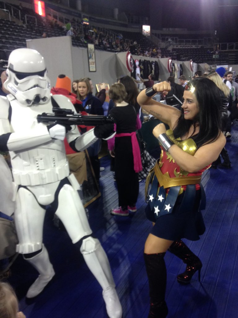 paulakaysax's tweet photo. @EmeraldGarrison thanks for the photo today #bfcc #ComicCon #comicconbelfast https://t.co/nikgtSmaho