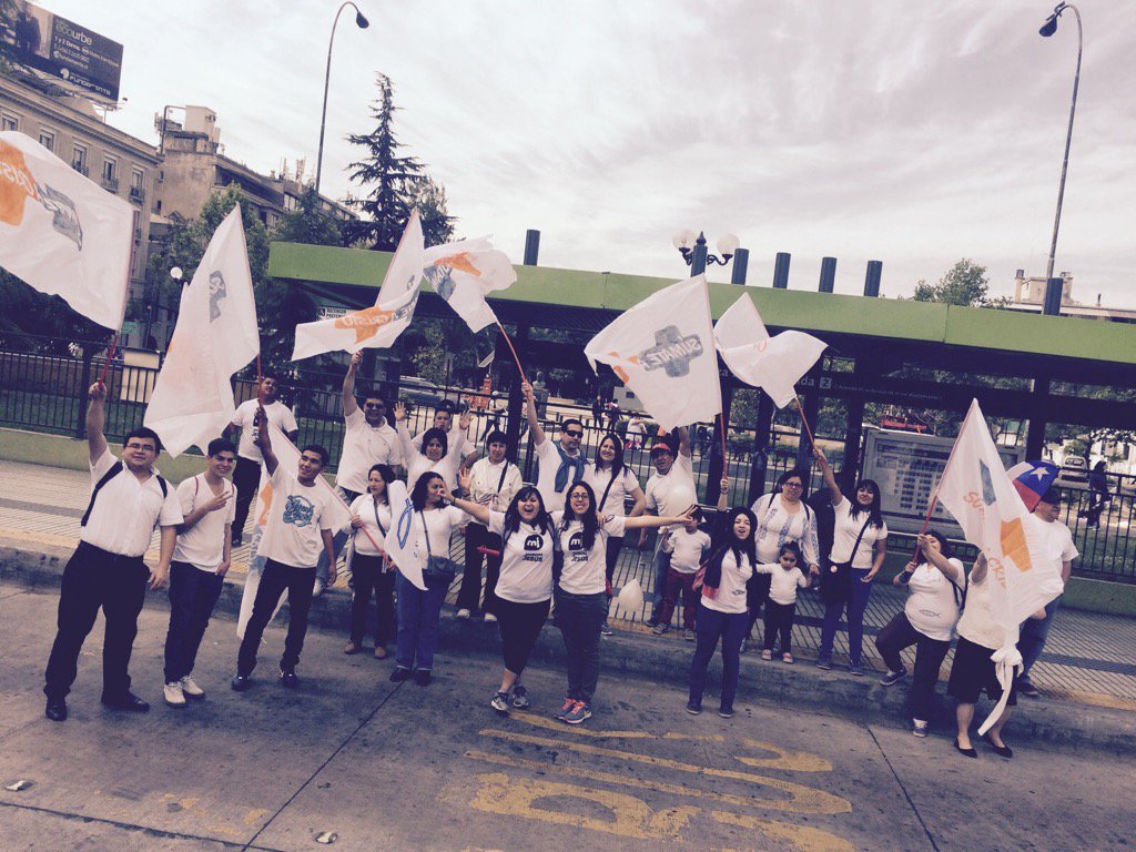 ceciliaayalag's tweet photo. #YoMarchoParaJesus  @DulceRefugioIC @ceciliaayalag @Rodrigoalej87 @canal13 @Mega @TVN https://t.co/DZPAq4Rmfi