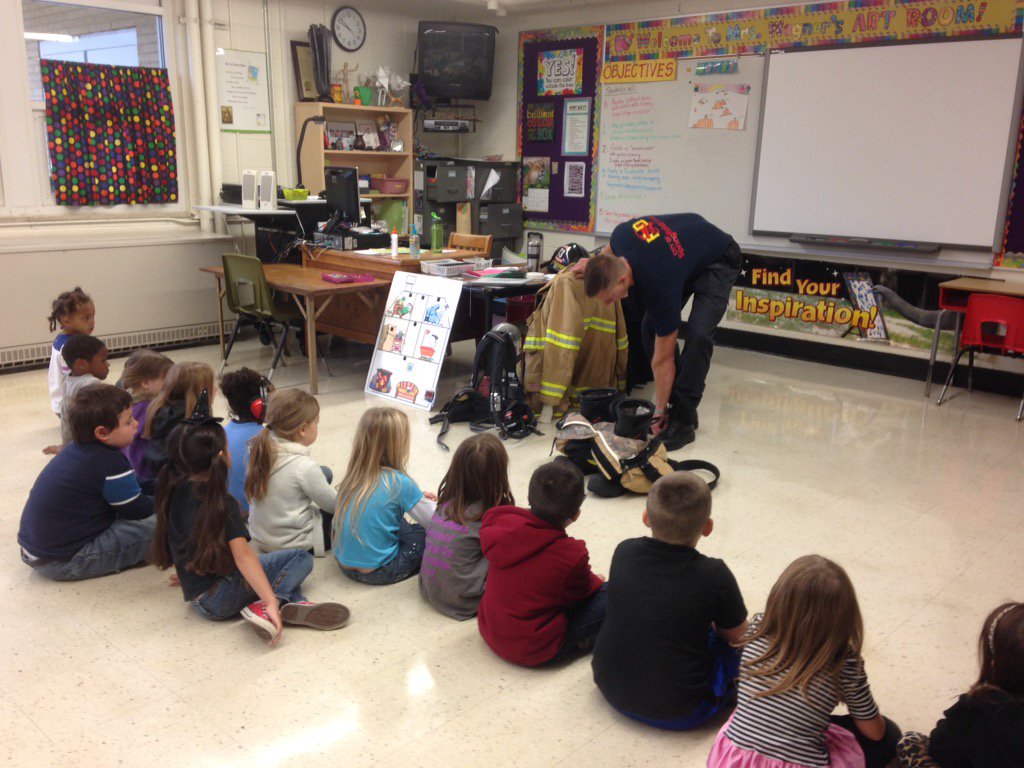 Mrs_Dunville's tweet photo. Thanks Mr.Nathan for teaching my kindergarteners about fire safety! #SGF_Fire #wellerelem #sps https://t.co/Z8AyktgrTO
