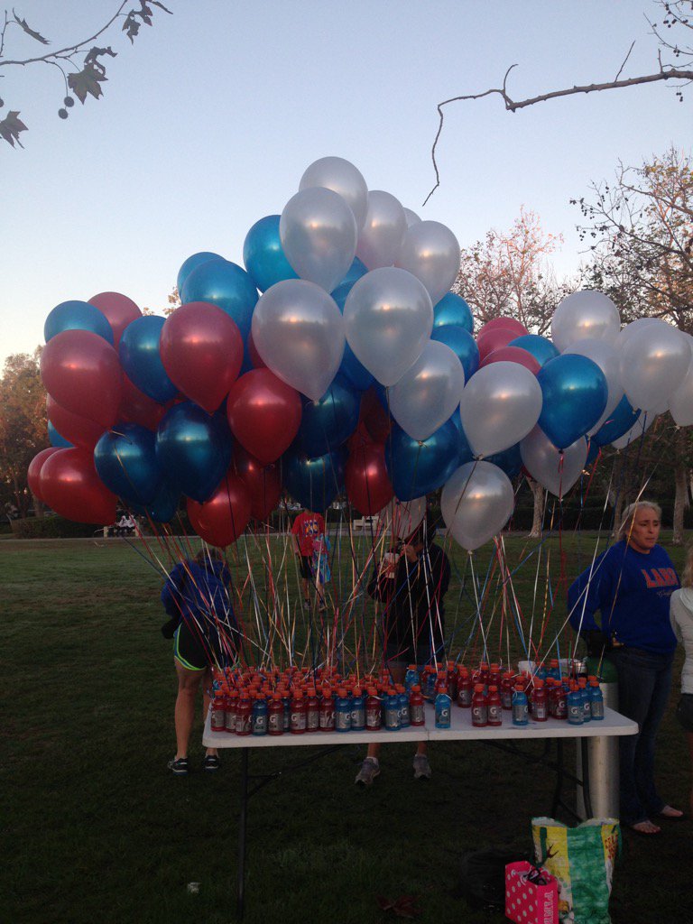LosAlXC's tweet photo. Los Al spirit at XC League Finals #losalrocksatallsports @LosAlAthletics @LosAlamitosHigh https://t.co/w5lVfzR2Ij