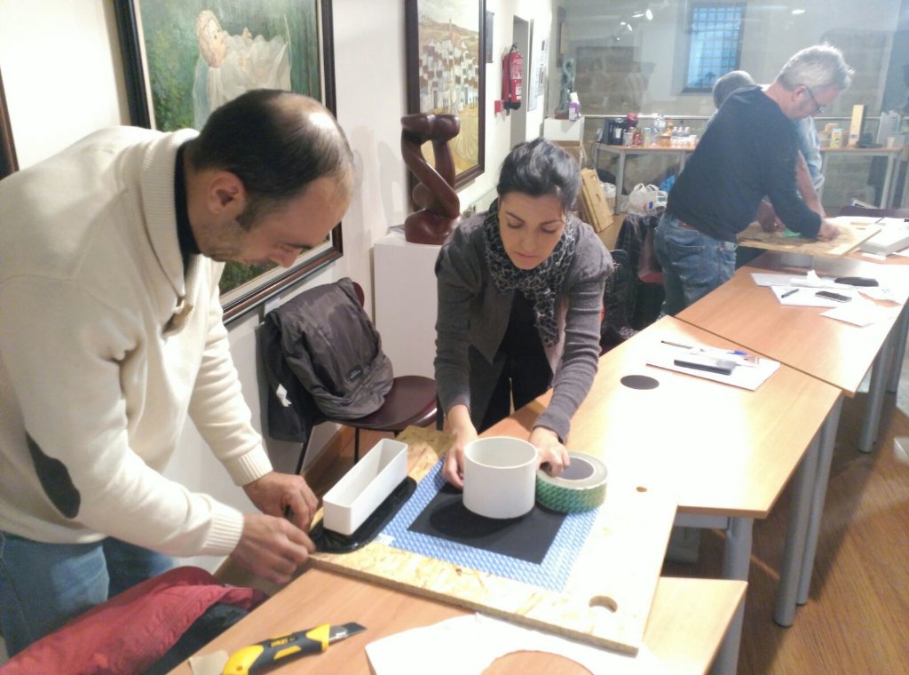 zepassiv's tweet photo. Concluye curso practico #Passivhaus 4 dias, 2 casas pasivas, sellamos, pusimos ventana y ventilamos. Gracias a todos https://t.co/fQnes2aoPg