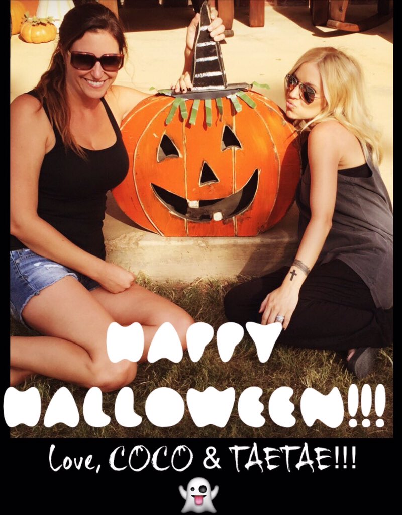 HAPPY #HALLOWEEN everyone Love #CoCo &amp; #TaeTae 👻👻 <a href="/CMotes1/">Courtney Motes</a>