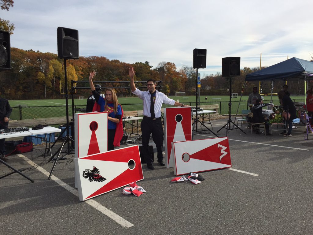MsFournier_WHS's tweet photo. Thanks to everyone who made #fallfest2015 a huge success!! #onewaltham #pumpkins https://t.co/I0qCIbuH5q
