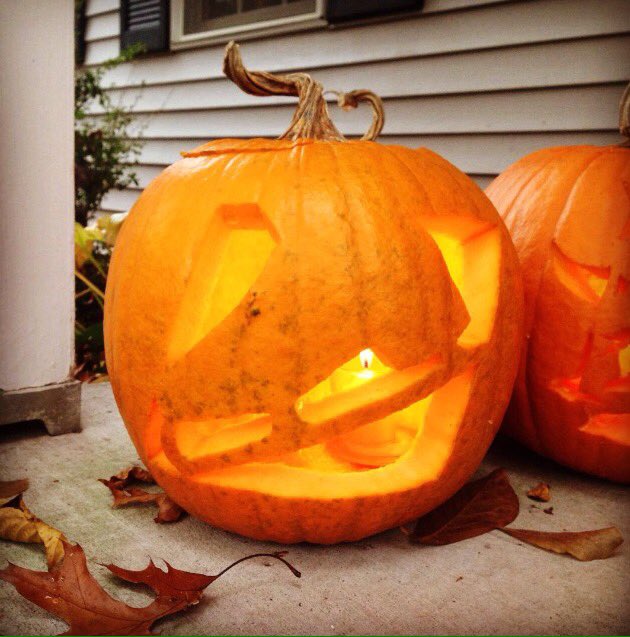 Happy Halloween! Check out my pumpkin!🎃😍 <a href="/USFigureSkating/">U.S. Figure Skating</a>