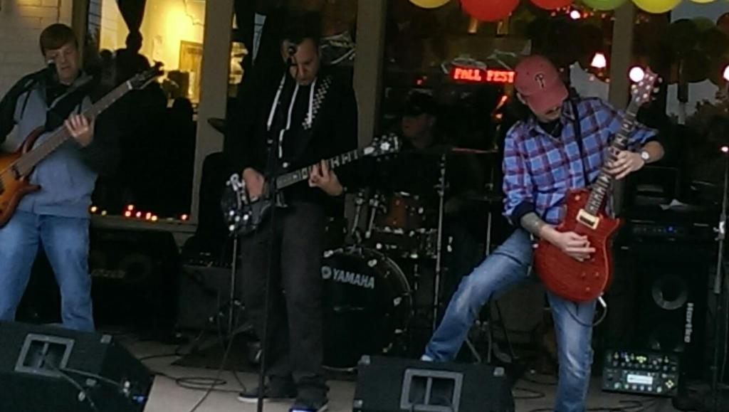 akassassin71's tweet photo. Some shots from @boundtobemusic at  Argillas last weekend. https://t.co/UYnssGBjkz