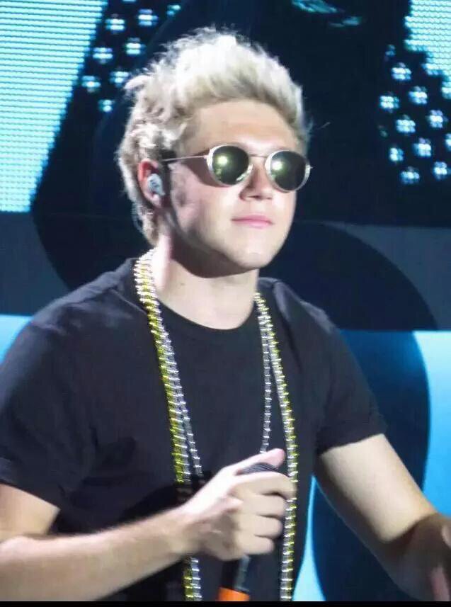 otrataughtus's tweet photo. otra taught us that niall can rap (ish) https://t.co/lbGE1IDZit