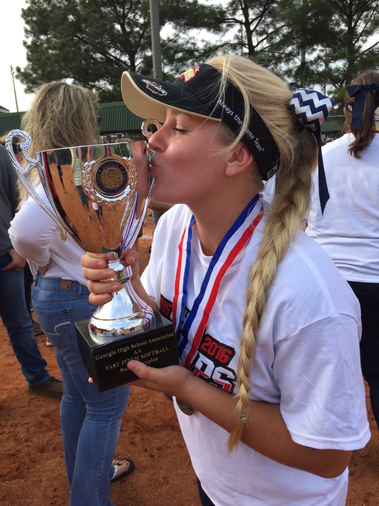 CanaanBurnett's tweet photo. STATE CHAMPIONS!!!!! 13-1 final score⚾️💙 #GLHS #GOTROJANSGO https://t.co/Vno9LHd4Tw