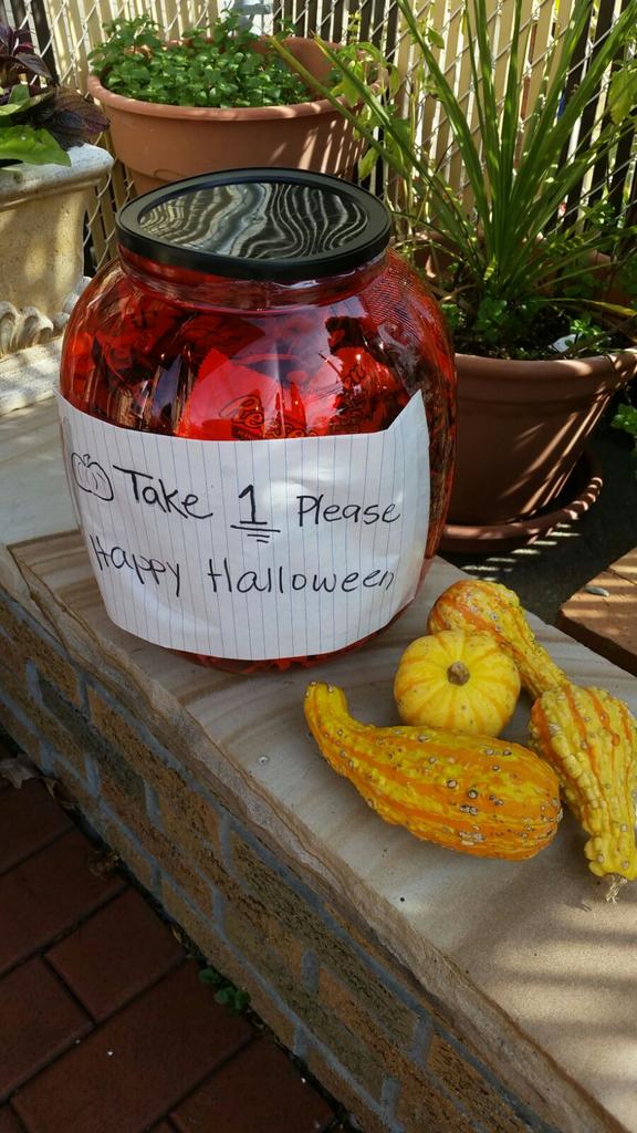 ramaesma3el's tweet photo. ุงุฎุชู ุงูุจุฎููุฉ ๐
#halween https://t.co/4xGnobYndB