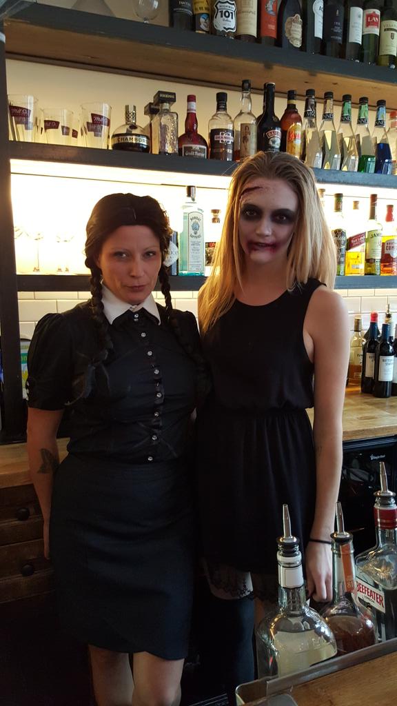Lambretta_Pizza's tweet image. #HappyHalloween Join us for #spookycocktails &amp;amp; #wickedstaff #Roncesvalles #Pizza