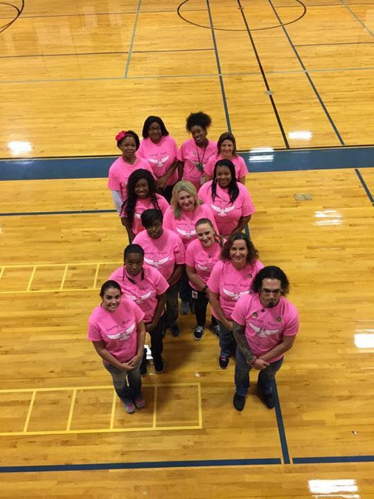 DueittEagles's tweet photo. Awareness! #eaglepride #howweDueitt #pinkouthouston @susangkomen https://t.co/hXQxPK6XqC