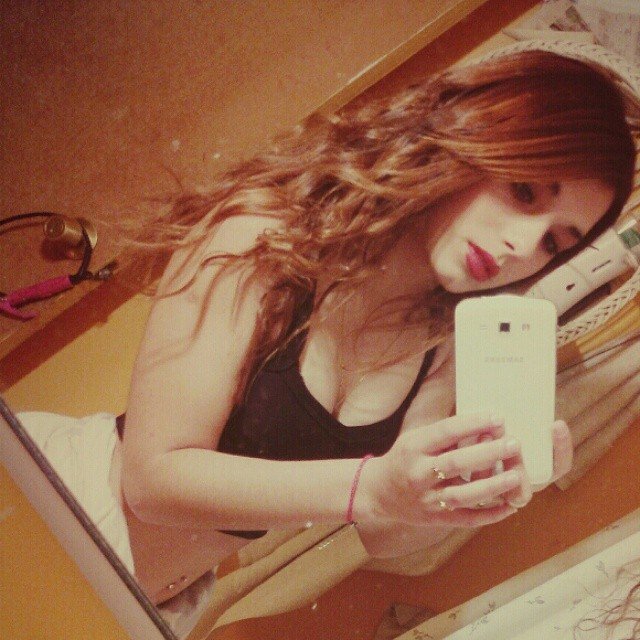 MonikaGrapes's tweet photo. Fotito de anochee pre joda :) https://t.co/F1xUlQIQXl
