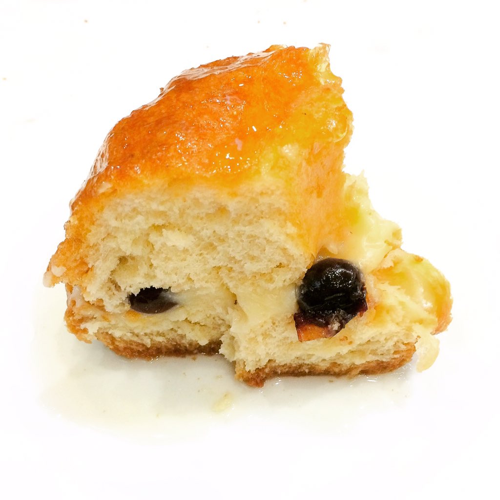 chiedialladani's tweet photo. Ecco la perfetta conclusione di una fantastica degustazione: #babà #alconvento #pasqualetorrente #cetara #costiera https://t.co/NDIxSci9Ce