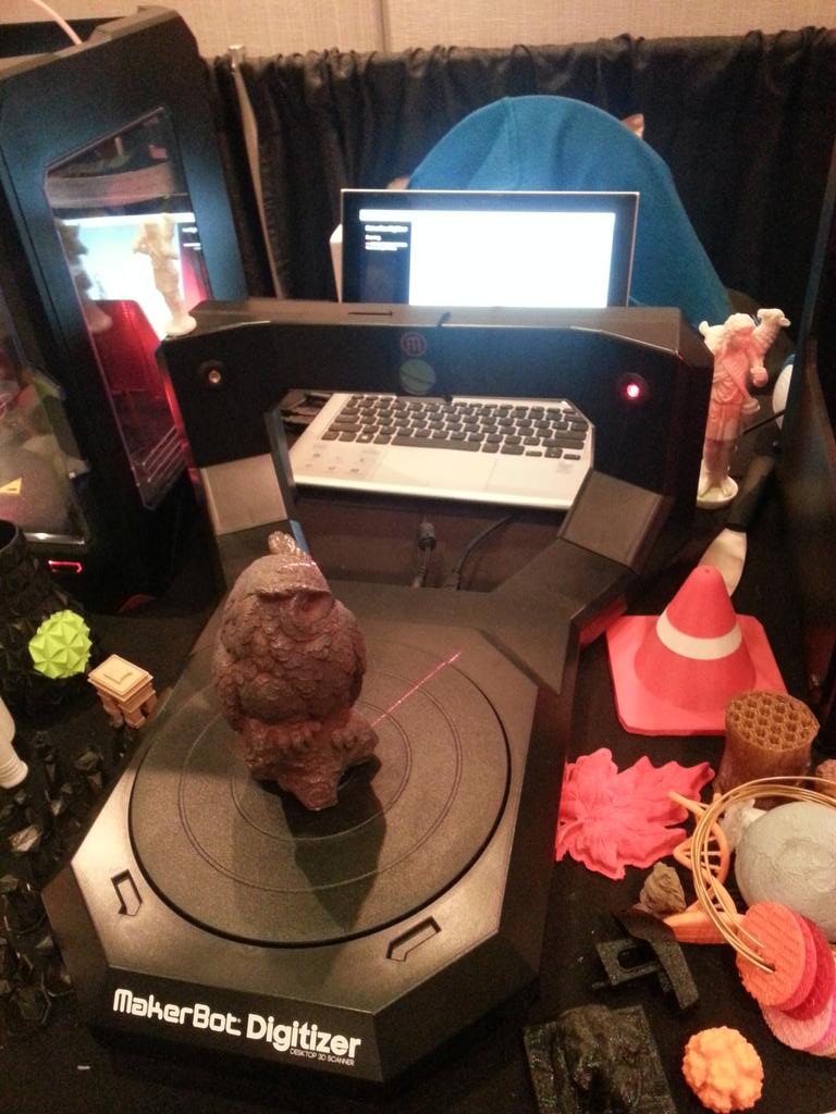 CanadaRobotix's tweet image. Day 2 at #TAVES. Movies with #raspberrypi running #openelec and @MakerWiz beside us is doing some 3D scanning.