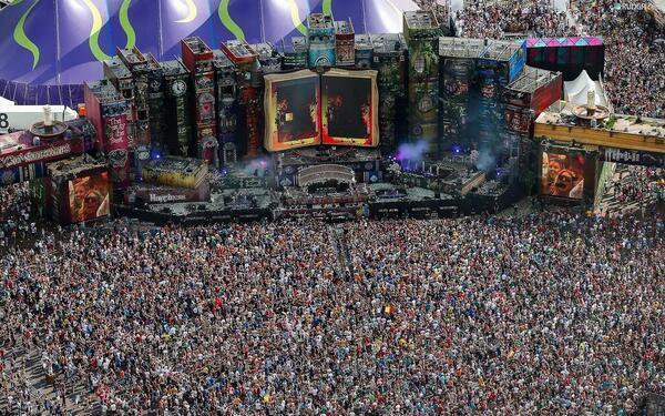 _Paisajes_'s tweet photo. Tomorrowland, un festival de música en Bélgica. https://t.co/J712oVS9pH