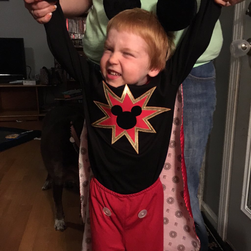 crushsniper's tweet photo. @herocrate do my kids count 😬 #HALLOCRATE #SuperMickey https://t.co/UhyzaKiDSB