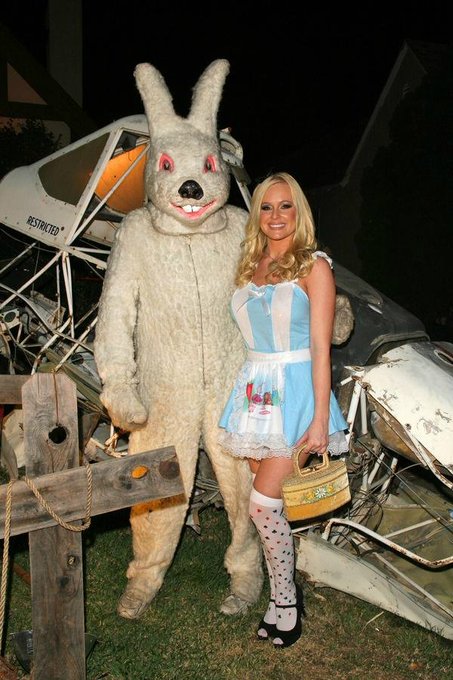 Halloween a few year back.... https://t.co/3btBVBU7bx<a href="/tag/newprofilepic"class="tags"><span>#newprofilepic</span></a>