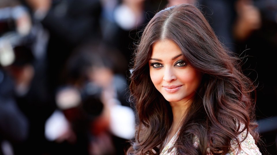 A35362:  BuzzFeedEnt: Happy birthday to star Aishwarya Rai Bachchan! 