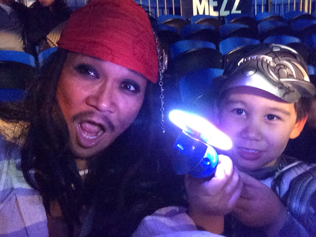 YuGlen's tweet photo. #bigapplecircus as #JackSparrow w/#mylove #Nephew #NUC #Halloween2015 #Fantastic #FunTimes https://t.co/IIcRUaVkeH