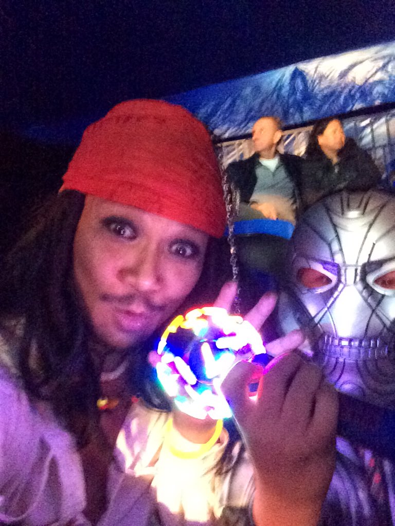 YuGlen's tweet photo. #bigapplecircus as #JackSparrow w/#mylove #Nephew #NUC #Halloween2015 #Fantastic #FunTimes https://t.co/IIcRUaVkeH