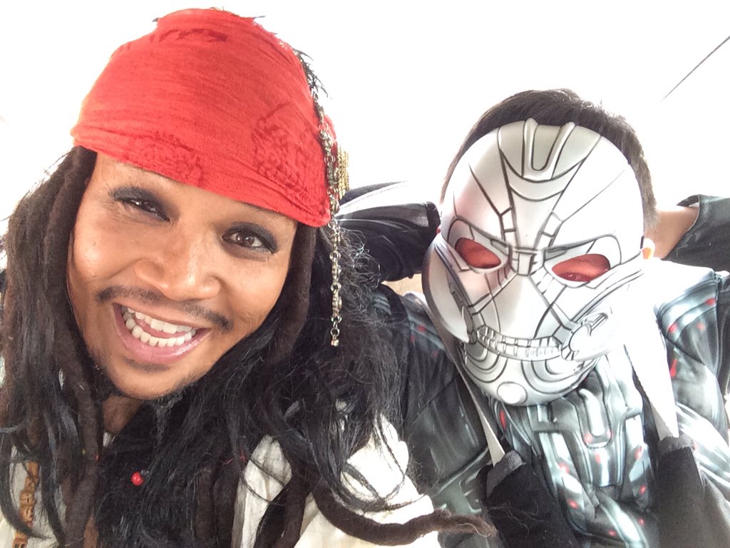 YuGlen's tweet photo. #bigapplecircus as #JackSparrow w/#mylove #Nephew #NUC #Halloween2015 #Fantastic #FunTimes https://t.co/IIcRUaVkeH