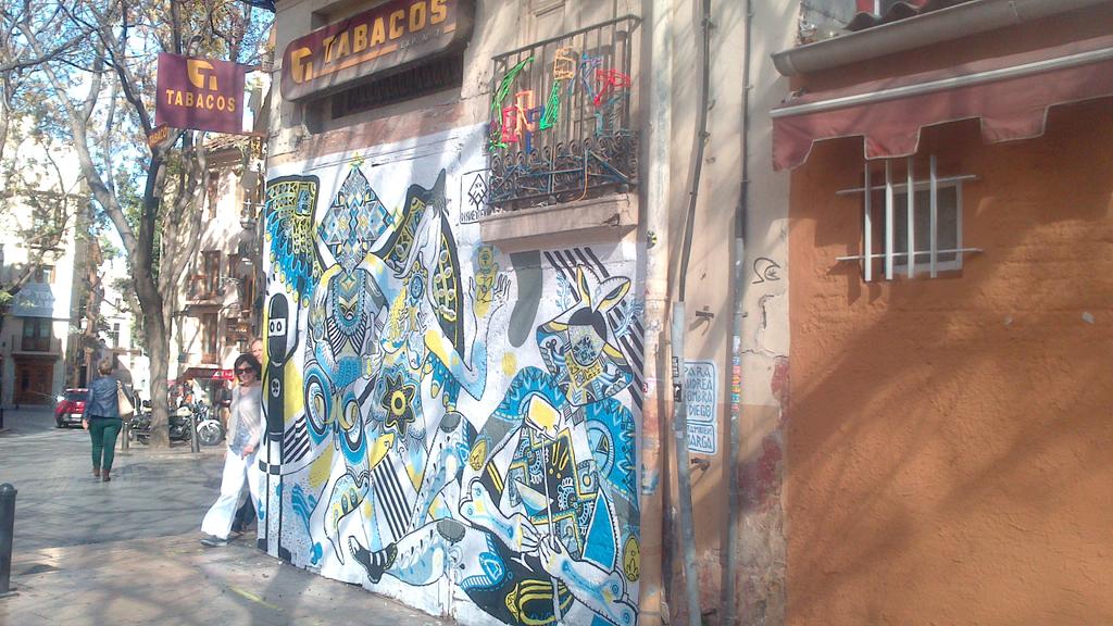 santycarbonel's tweet photo. #sonríemeserpiente
#disneylexia & #uday1973 #mural #graffititextil #graffiticombinado #Intramurs #Intramurs2015 https://t.co/YxAn1tQ1zy