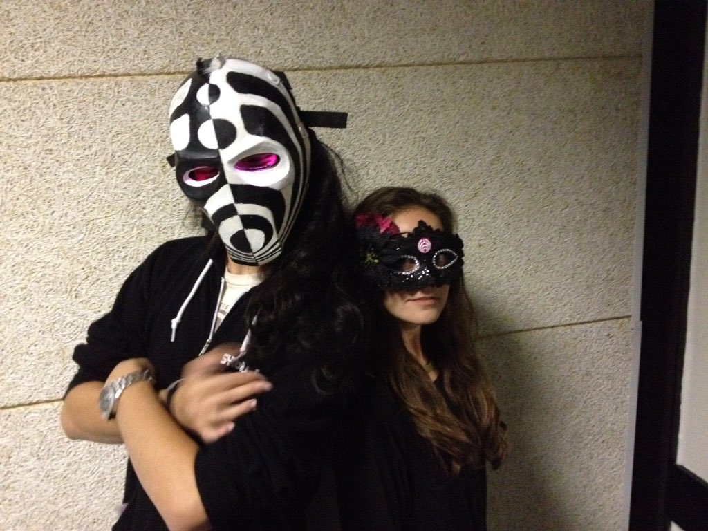 bass_network's tweet photo. GIVEAWAY: Show us your mask & use #BassMask for a chance to win a ticket to tonight's Halloween Masquerade! 🎃🎭 https://t.co/iIdWuyoZaU