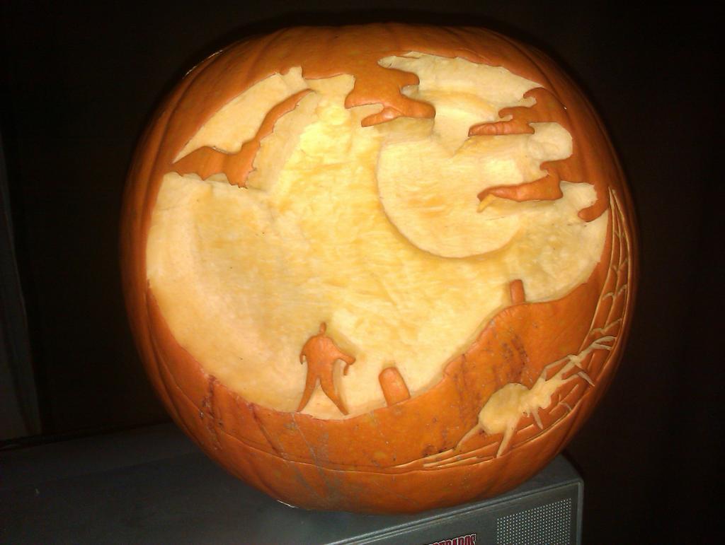 bark0dellll's tweet photo. #Halloween #pumpkin carved by #tomb https://t.co/u5tKHus34k
