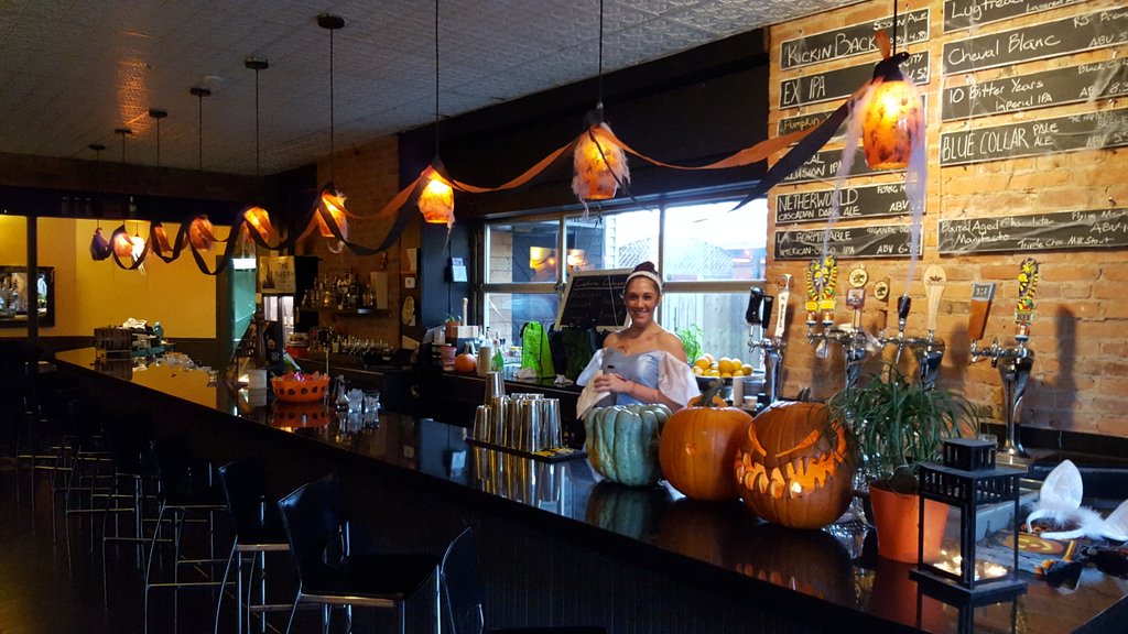 TavernHess's tweet photo. Party tonight!  Come on down for some tasty treats.  Costume contest w/ multiple prizes! https://t.co/vD7N9lGUbv