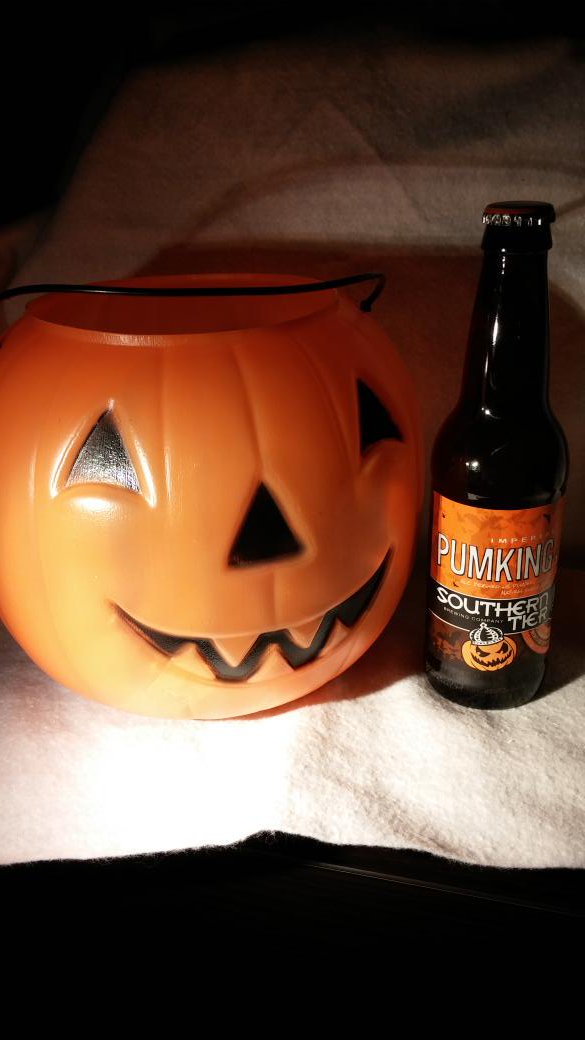 craftbrew4uguy's tweet photo. #southerntier #pumkingale scary good! #halloween2015 #HappyHalloween #craftbeer #scarygood https://t.co/jzbnRc4uMb