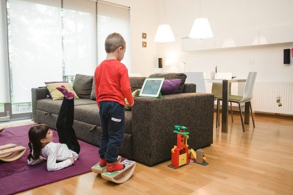 macworld's tweet photo. Play iPad games with your feet using Swingy's gamepad. https://t.co/qMafKZVhT9 https://t.co/1vMJHozDeA