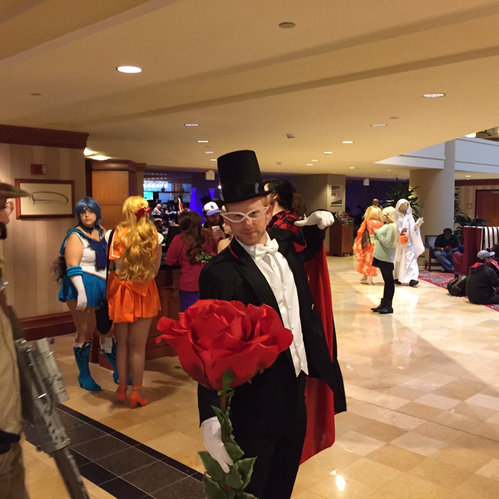 TomBreidenthal's tweet photo. Just arrived in DC for PB investiture: lots of Halloween in the hotel lobby! @diosohio https://t.co/CQ3WUsglhL