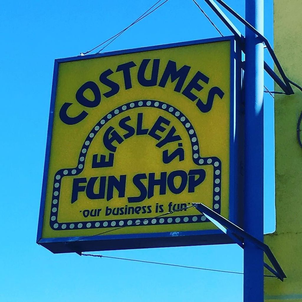 LocalFirstAZ's tweet photo. Last minute costume run? Don't forget to stop by your local costume shops! #azhalloween #l… https://t.co/nZtkteETwl https://t.co/YbbG7sLLhU