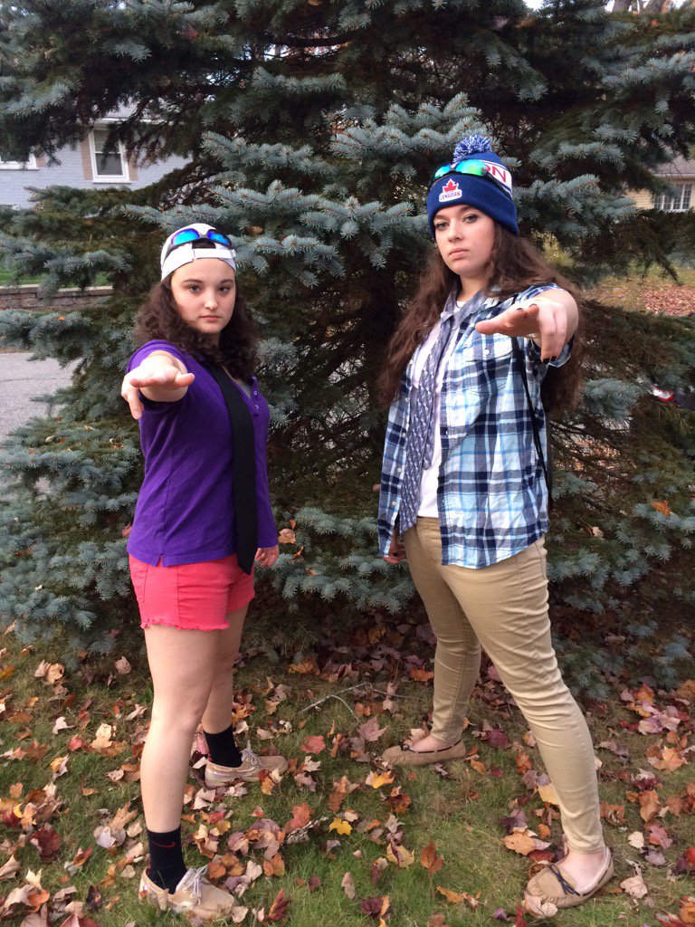 Taylor_zuri's tweet photo. Happy Halloween from me and my main frat 🔥🎃 #Fwithus https://t.co/maZREvsjyx