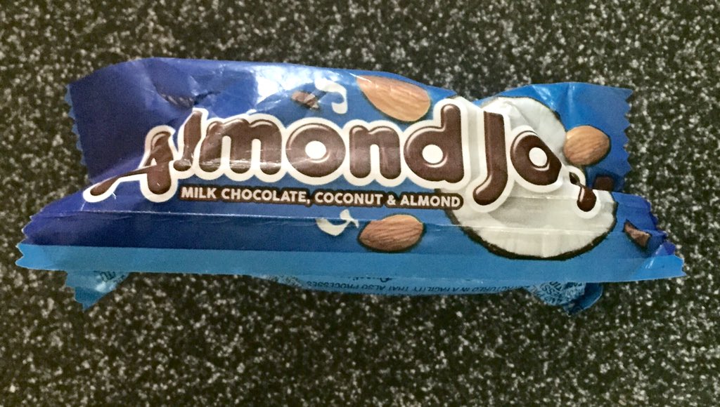 jamieworldview's tweet photo. Oh yes, #AlmondJoy, the perfect #Halloween candy. Kids hate it, adults love it. https://t.co/UFmbPmXVzR