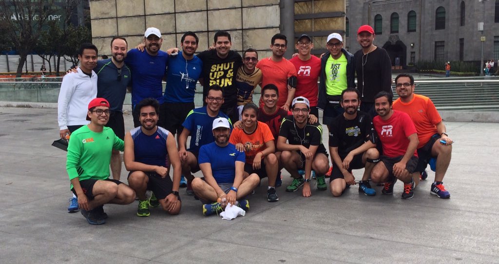 Garnaff's tweet photo. Nuestro entrenamiento de fuerza el dรญa de hoy #FrontRunnersCDMX @FrontRunnersMX #RunningFromSomething https://t.co/jI11lL8mid