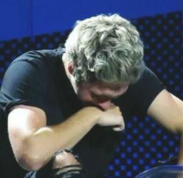 ItsMoreThanReal's tweet photo. -Last concert of #OTRASheffield3
-We are not there. Cause we don't have money
-And
-This suck again https://t.co/viR74kbBGt