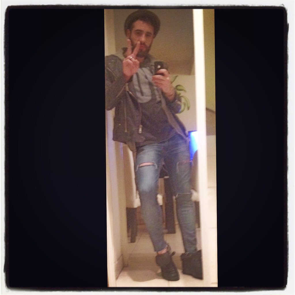 matyvirdo's tweet photo. #AboutLastNite #Me #LookRocker https://t.co/DENFqznJEr