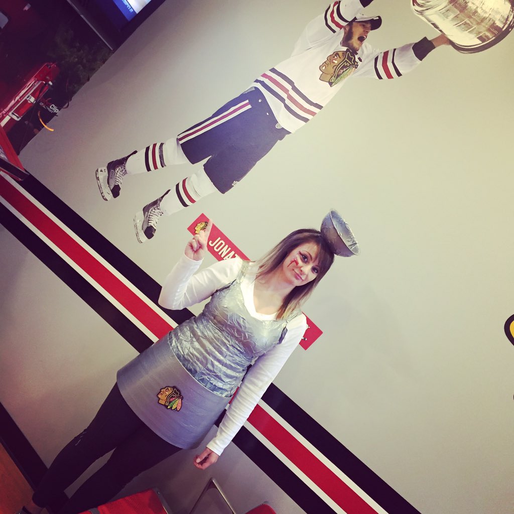 liz_szymkowski's tweet photo. #CSNHalloween @CSNChicago #jonathantoews #StanleyCup @LordStanIey https://t.co/feBzHVGUBs
