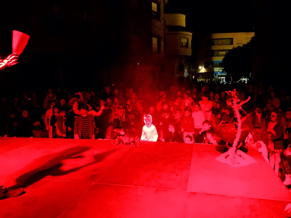 aytodecatral's tweet photo. Noche terrorífica en #catral. Gritos y sustos en una  noche de #halloween magnífica. https://t.co/9OGp0mMBz3