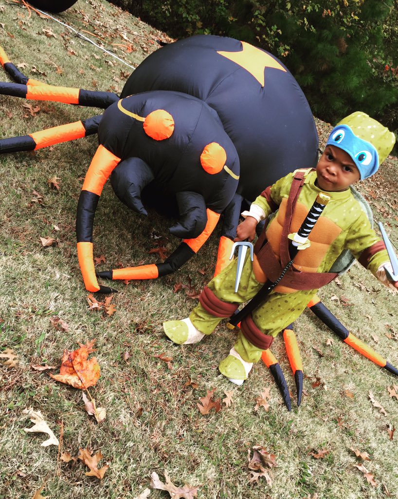 thee__redhead's tweet photo. Sanchez the Ninja Turtle🐢🎃👻🕸 #Halloween2K15 https://t.co/ujXNDZa2Hw