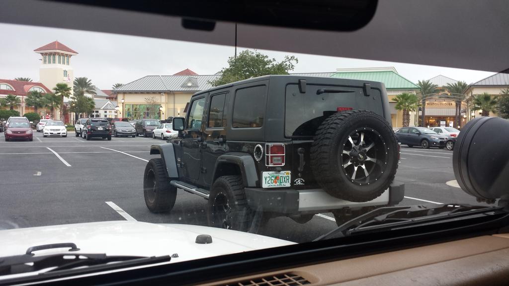 ToddW850's tweet photo. At Destin Commons.  Gonna have to walk a little bit, but sticking with the Code. #itsajeepthing #jeepcode https://t.co/m0CzqDM3mh