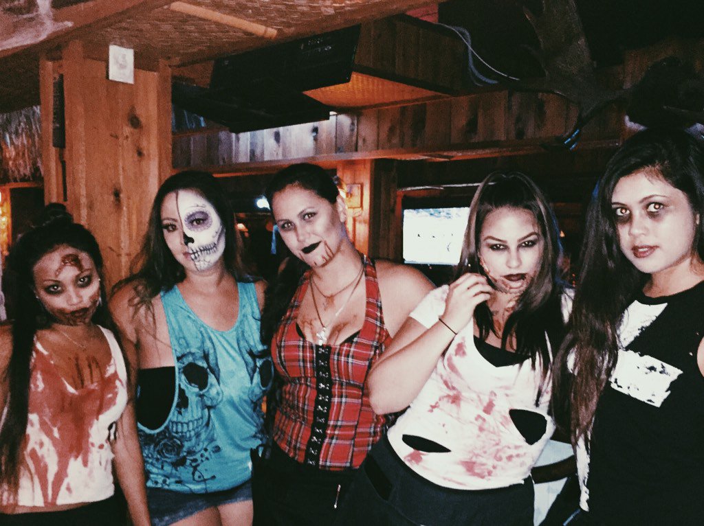taylialove's tweet photo. Bc I'm excited for Halloween tonight ππ¬ #NightsAtWork https://t.co/NFawvNnzBe