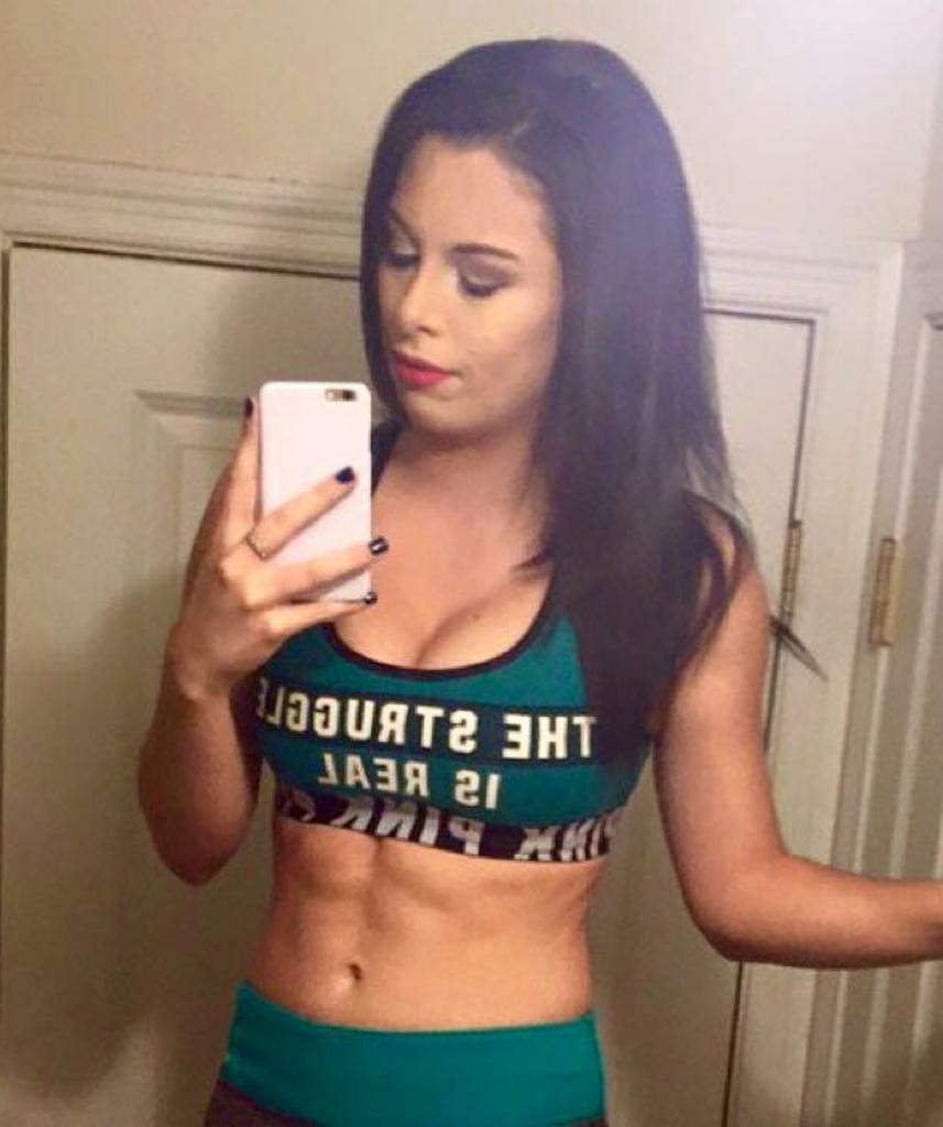 LyfeWithAshley's tweet photo. #halloween2015 #selfiesaturday #NoHalloween #NoCostumeNoProblem https://t.co/nkyW5UML7Y