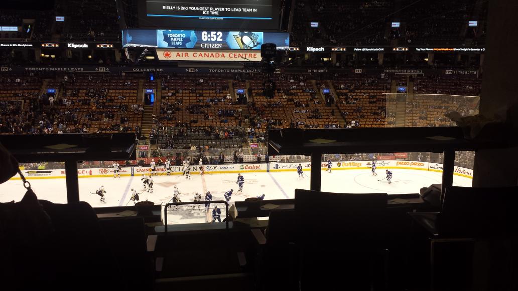 Ms_iMoe's tweet photo. Taking in the #leafs game from a box tonight like a #baller https://t.co/wuWlurnI3R
